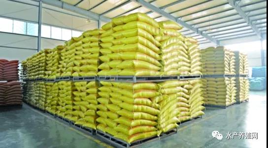 2、投資多少我想辦個年產10萬噸的牛羊飼料廠